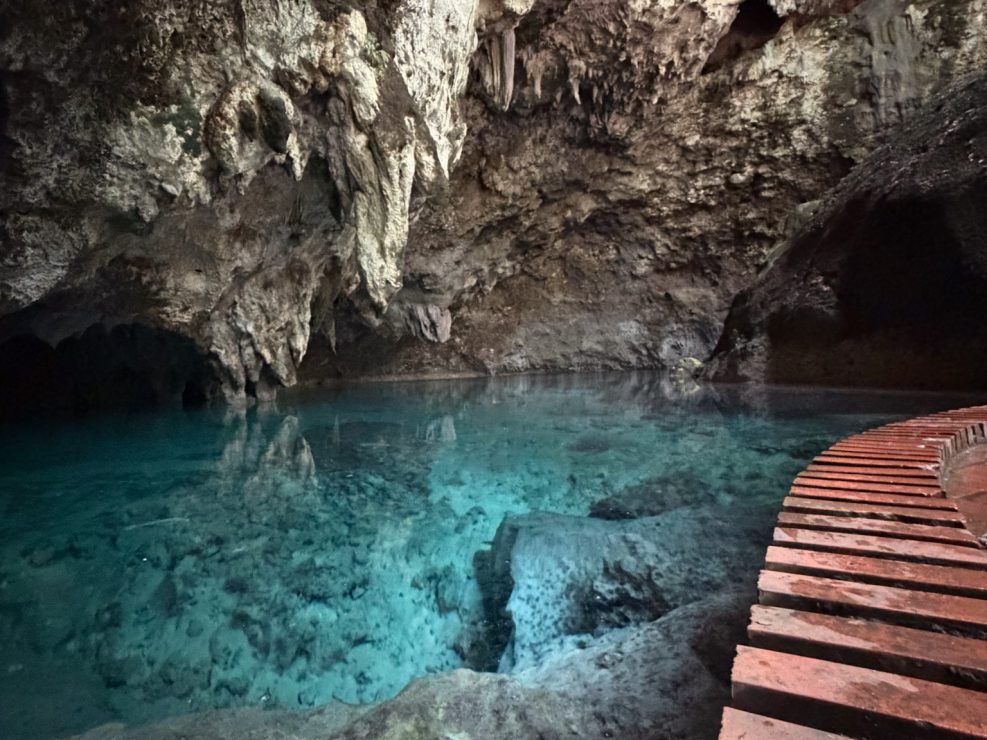 Underground Lake, Los Tres Ojos